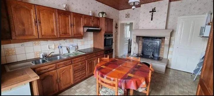 Chambre Tout Equipee Leilighet Lacroix-sur-Meuse Eksteriør bilde
